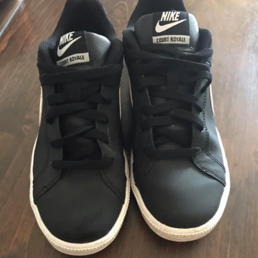 Nike Court Royale Shoes